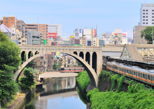 事務所近くの聖橋